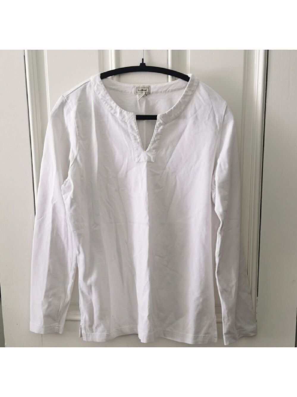 L.L. Bean Classic V-neckline 100% Cotton Long Sleeve Tee. Size Medium.